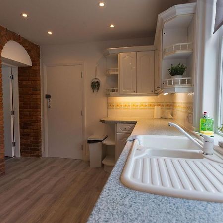 Stunning Rural Apartment - Sleeps 4 - Parking Lichfield Kültér fotó