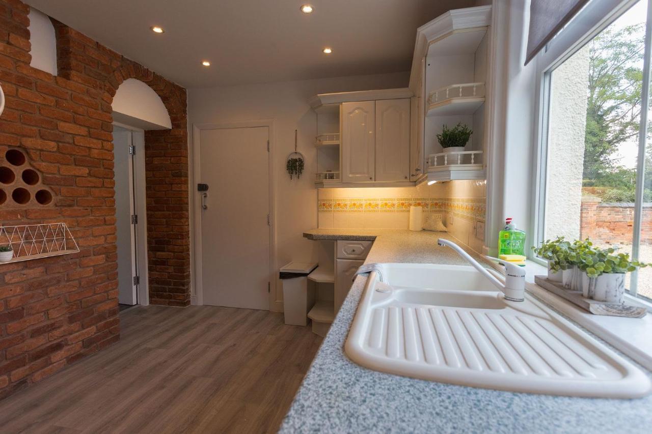 Stunning Rural Apartment - Sleeps 4 - Parking Lichfield Kültér fotó
